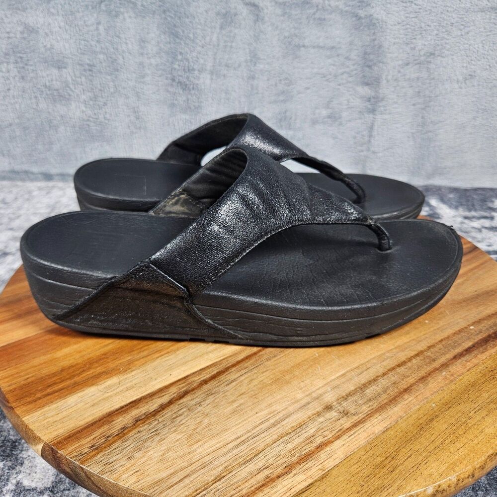 FitFlop Lulu Thong Sandals Womens 8 Black Shimmer Slip On Casual Wedge Leather